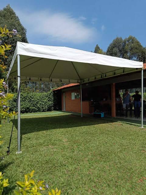 Tenda piramidal 5x5 montada